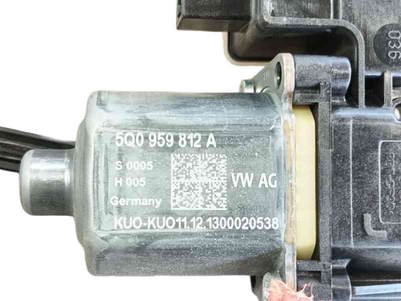Recambio de elevalunas trasero derecho para seat leon (5f1) 1.6 tdi referencia OEM IAM 5F4839462D  