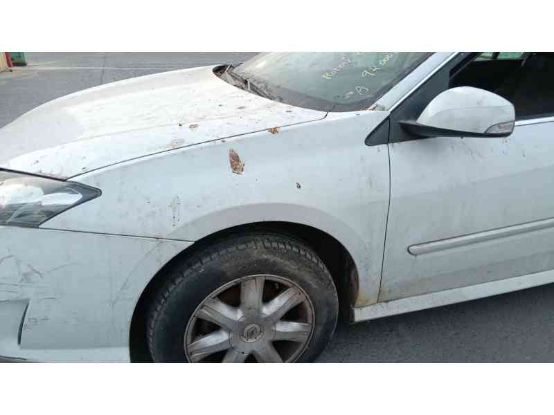 Recambio de aleta delantera izquierda para renault laguna iii (bt0/1) 1.5 dci (bt00, bt0a, bt0t, bt1j) referencia OEM IAM   