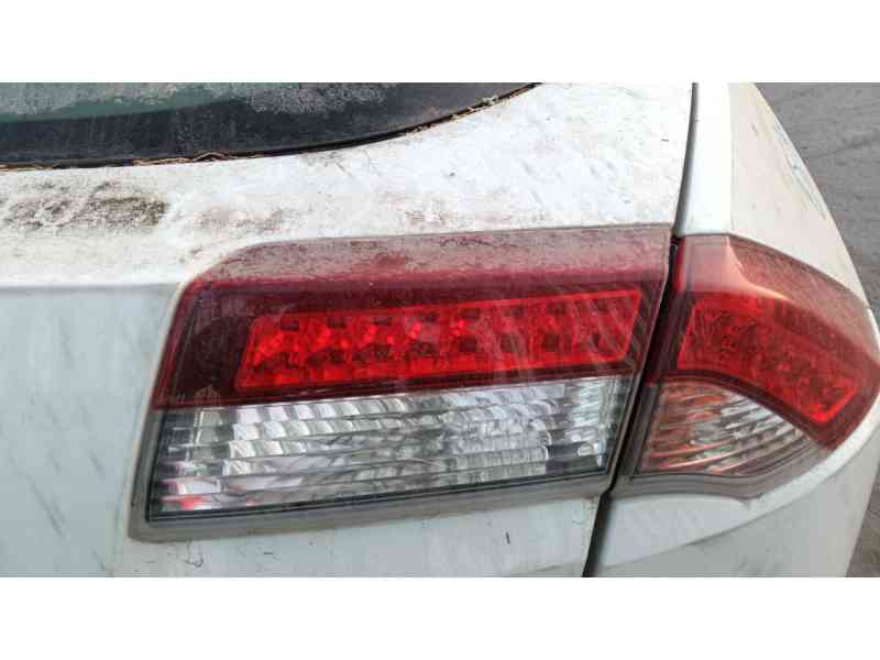 Recambio de piloto trasero derecho interior para renault laguna iii (bt0/1) 1.5 dci (bt00, bt0a, bt0t, bt1j) referencia OEM IAM 