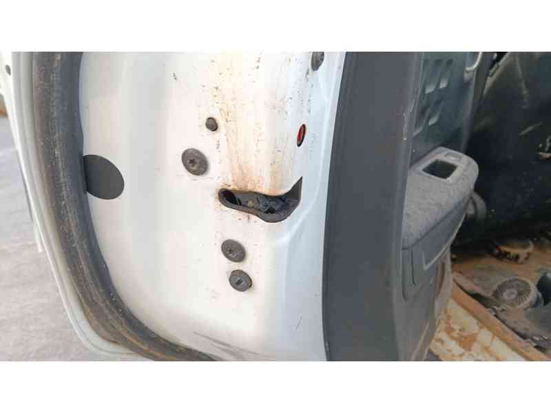 Recambio de cerradura puerta trasera izquierda para citroën c3 iii (sx) 1.2 vti 82 referencia OEM IAM 9812398580  