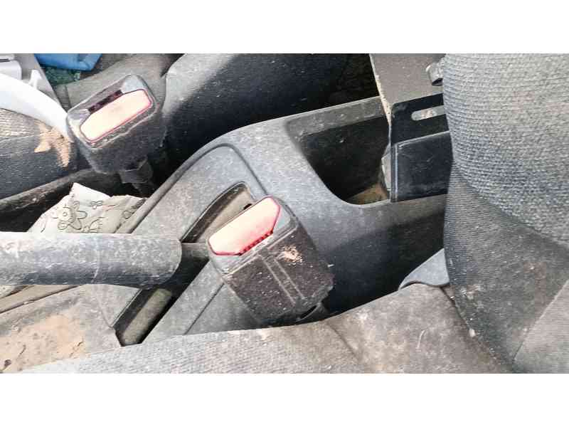 Recambio de enganche cinturon delantero derecho para citroën c3 iii (sx) 1.2 vti 82 referencia OEM IAM   