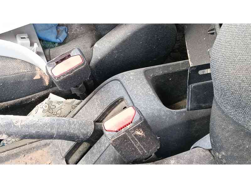 Recambio de enganche cinturon delantero izquierdo para citroën c3 iii (sx) 1.2 vti 82 referencia OEM IAM   