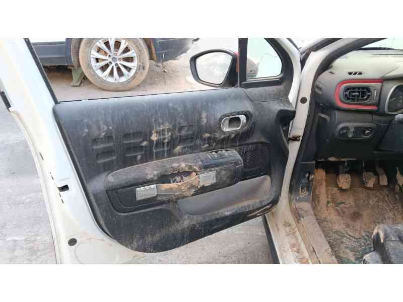 Recambio de guarnecido puerta delantera izquierda para citroën c3 iii (sx) 1.2 vti 82 referencia OEM IAM   