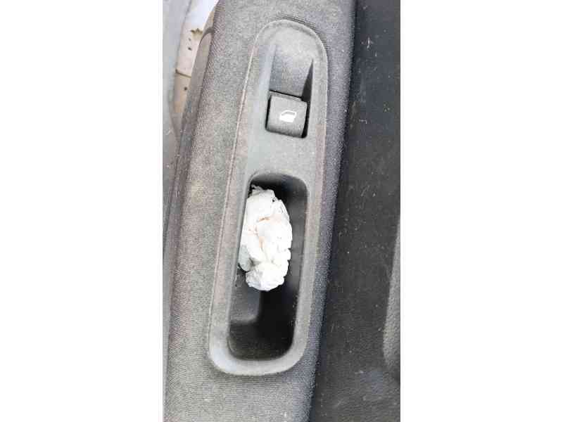 Recambio de mando elevalunas trasero derecho para citroën c3 iii (sx) 1.2 vti 82 referencia OEM IAM   