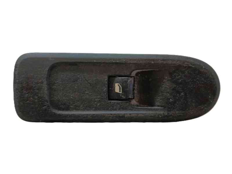 Recambio de mando elevalunas delantero derecho para citroën c3 ii (sc_) 1.4 vti 95 referencia OEM IAM 6490CG  