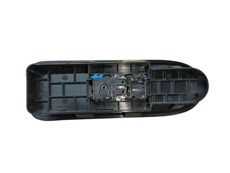 Recambio de mando elevalunas delantero derecho para citroën c3 ii (sc_) 1.4 vti 95 referencia OEM IAM 6490CG  