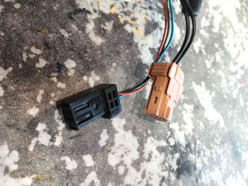 Recambio de espejo retrovisor derecho para peugeot partner tepee 1.6 bluehdi 100 referencia OEM IAM 1679996180  