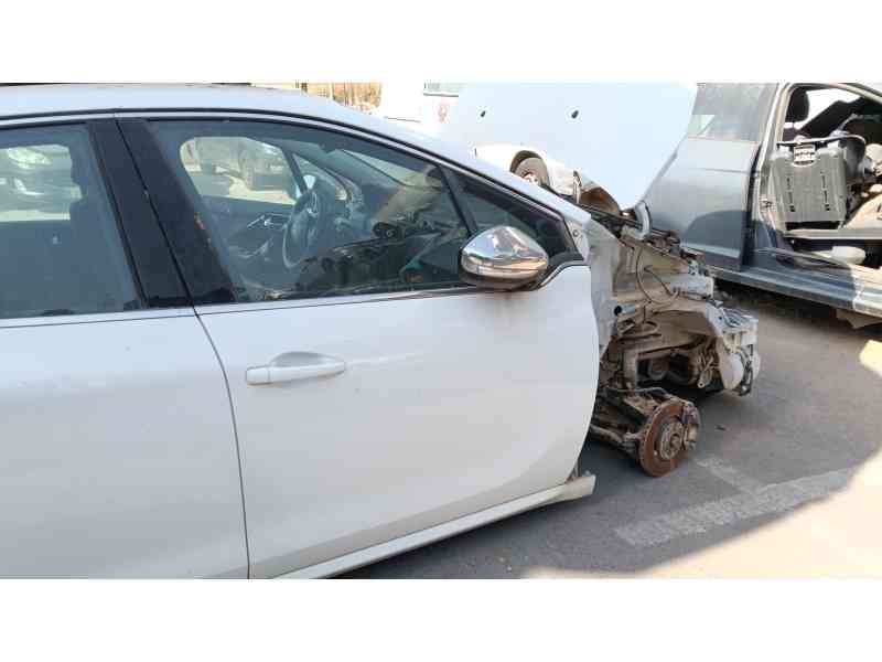 Recambio de puerta delantera derecha para peugeot 208 i (ca_, cc_) 1.2 vti 82 referencia OEM IAM 9807820680  