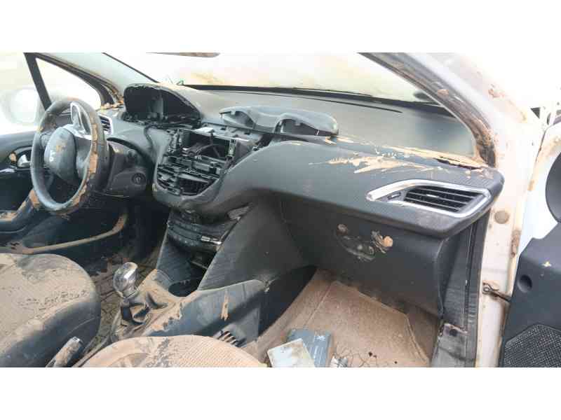 Recambio de salpicadero para peugeot 208 i (ca_, cc_) 1.2 vti 82 referencia OEM IAM   