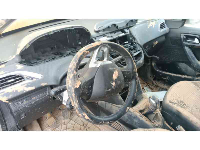 Recambio de volante para peugeot 208 i (ca_, cc_) 1.2 vti 82 referencia OEM IAM   