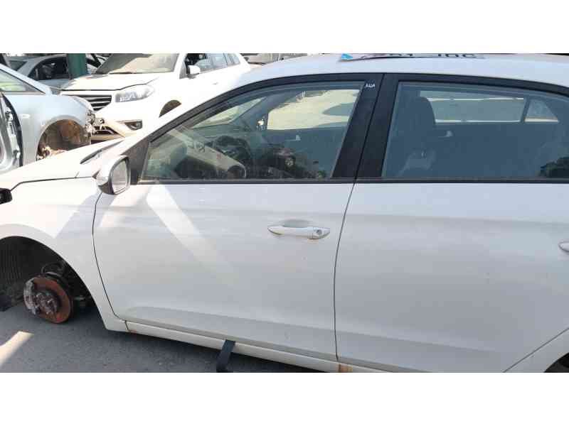 Recambio de puerta delantera izquierda para hyundai i20 ii (gb, ib) 1.2 referencia OEM IAM 76003C8000  