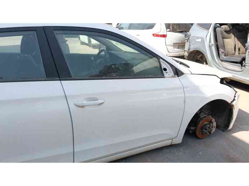 Recambio de puerta delantera derecha para hyundai i20 ii (gb, ib) 1.2 referencia OEM IAM 76004C8000  