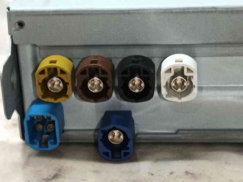 Recambio de sistema audio / radio cd para audi a3 sportback (8ya, 8yf) 35 tdi referencia OEM IAM 8Y0035042C 28836306 8Y0035043B