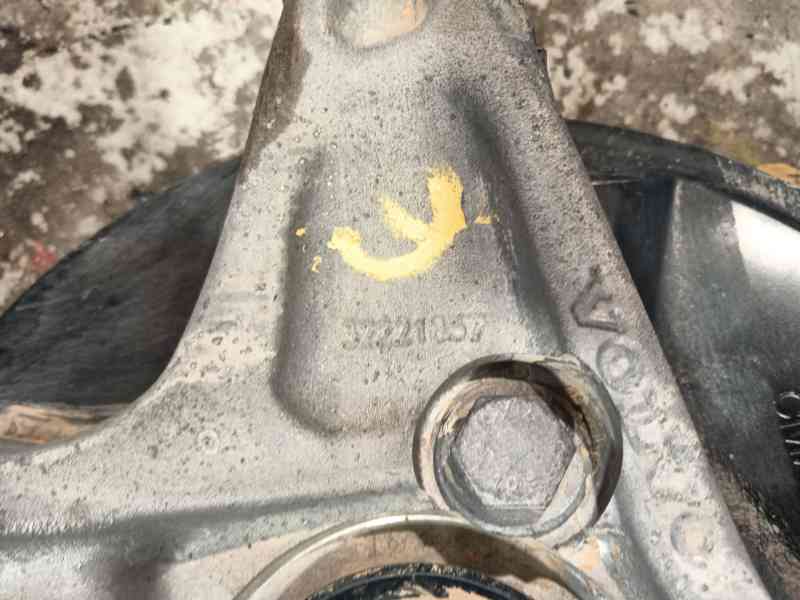 Recambio de mangueta delantera derecha para volvo xc40 (536) d3 polestar referencia OEM IAM   