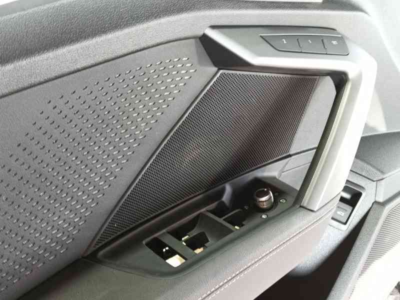 Recambio de guarnecido puerta delantera izquierda para audi a3 sportback (8ya, 8yf) 35 tdi referencia OEM IAM   