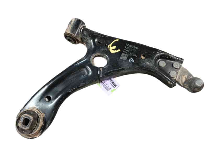 Recambio de brazo suspension inferior delantero derecho para volvo xc40 (536) d3 polestar referencia OEM IAM  32221282 