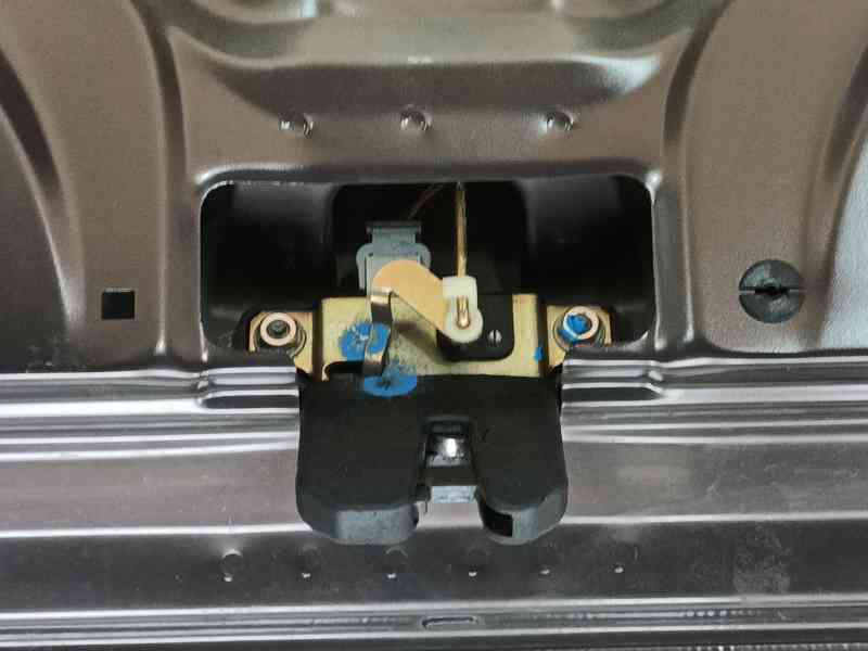 Recambio de porton trasero para audi a4 b5 (8d2) 1.8 quattro referencia OEM IAM   