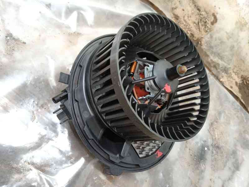 Recambio de ventilador calefaccion para audi a3 sportback (8ya, 8yf) 35 tdi referencia OEM IAM 5Q1819021H  