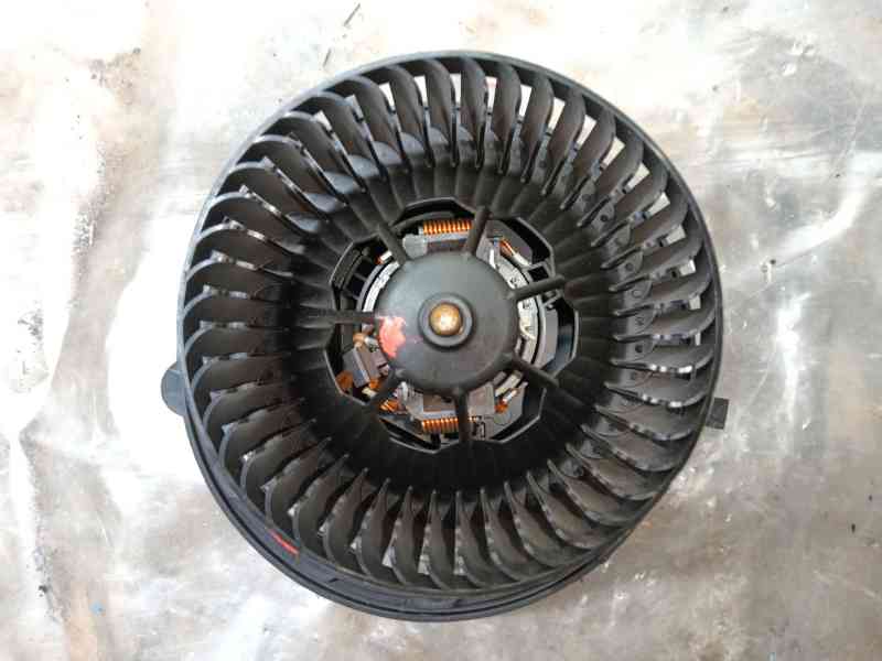 Recambio de ventilador calefaccion para audi a3 sportback (8ya, 8yf) 35 tdi referencia OEM IAM 5Q1819021H  