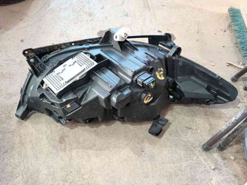 Recambio de faro izquierdo para ford mondeo v sedán (cd) 2.0 hybrid referencia OEM IAM   