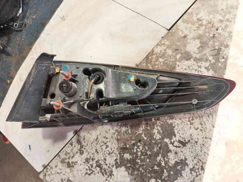 Recambio de piloto trasero izquierdo para ford mondeo v sedán (cd) 2.0 hybrid referencia OEM IAM   