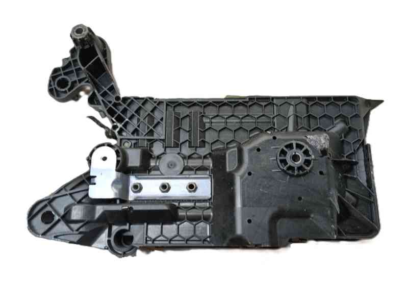 Recambio de soporte bateria para audi a3 sportback (8ya, 8yf) 35 tdi referencia OEM IAM 5WA915331B  