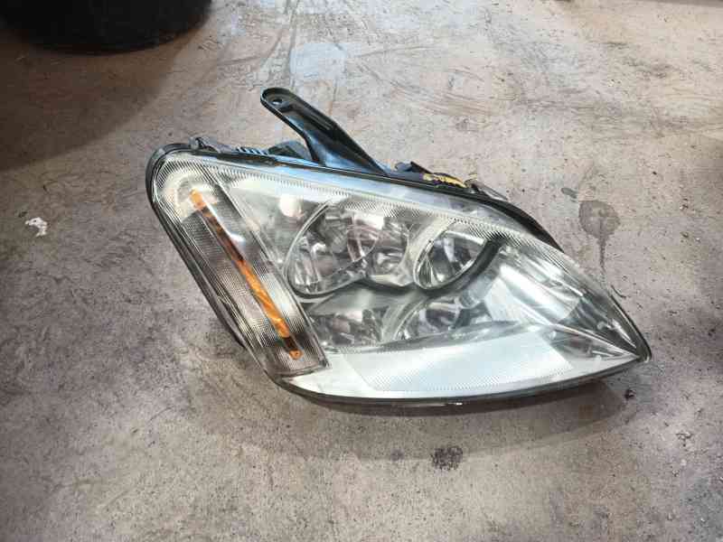 Recambio de faro derecho para ford focus c-max (dm2) 1.6 tdci referencia OEM IAM   