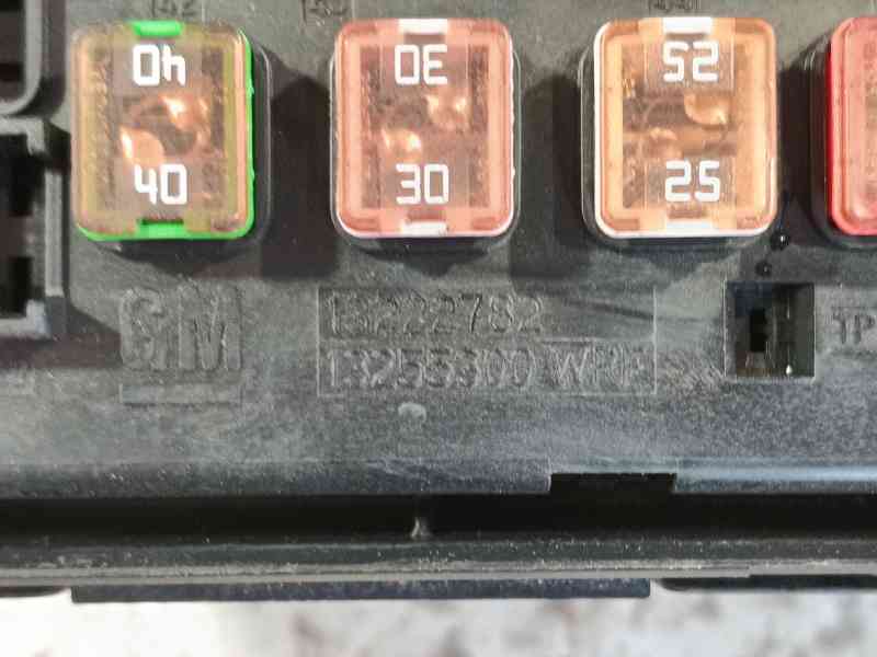 Recambio de caja fusibles delantera para opel insignia a (g09) 2.0 cdti (68) referencia OEM IAM   