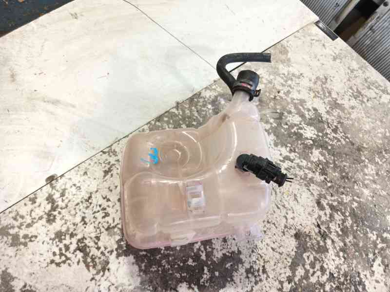 Recambio de deposito expansion para opel insignia a (g09) 2.0 cdti (68) referencia OEM IAM 22953219  