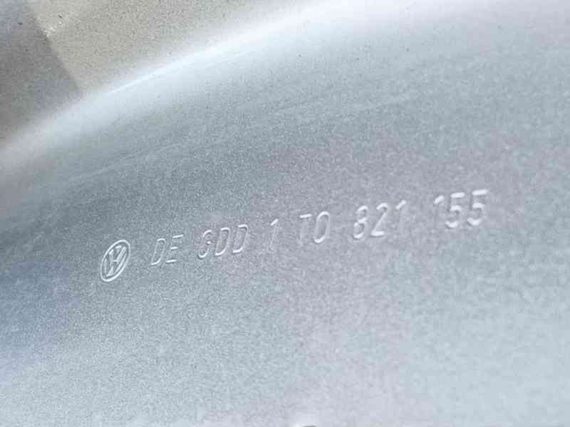 Recambio de aleta delantera izquierda para volkswagen touran (1t3) 1.6 tdi referencia OEM IAM 1T0821021D  