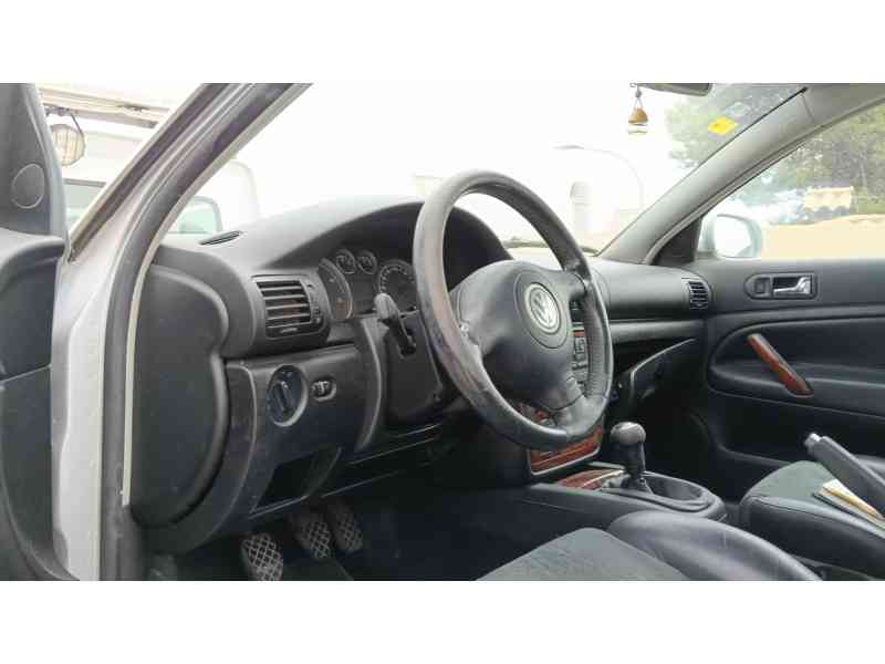volkswagen passat b5.5 variant (3b6) del año 2003