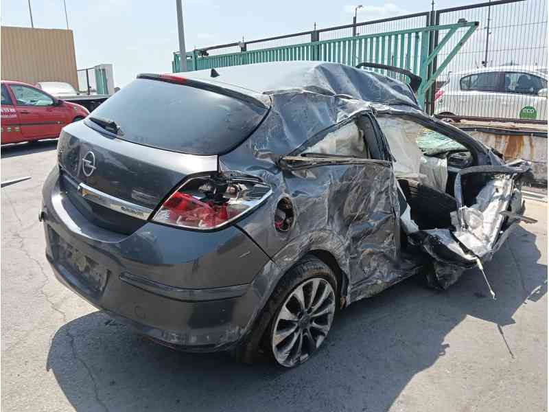 opel astra h gtc (a04) del año 2010