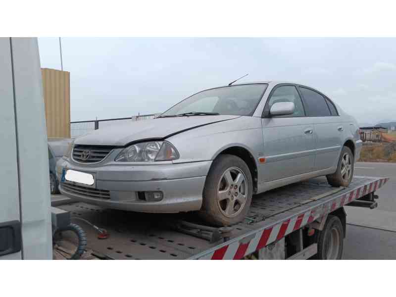toyota avensis (_t22_) del año 2003