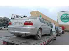 toyota avensis (_t22_) del año 2003 2