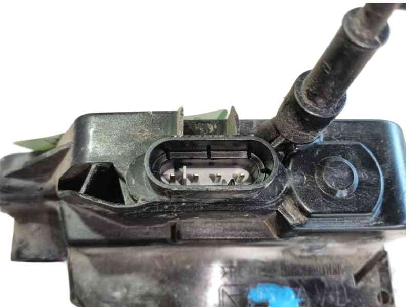 Recambio de cerradura puerta delantera derecha para nissan primera (p12) 1.9 dci referencia OEM IAM 80500AV60B 050020IE0994 