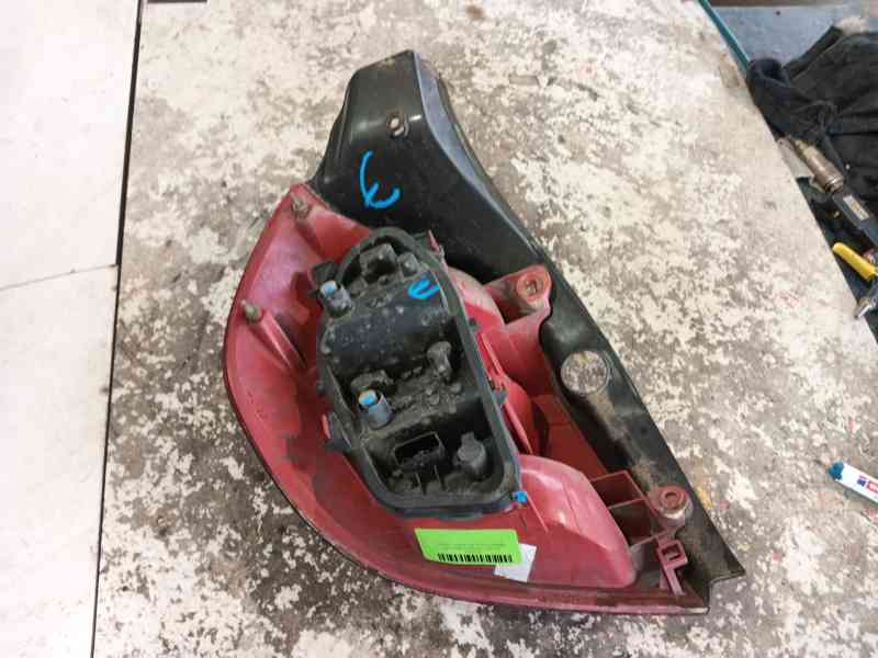Recambio de piloto trasero derecho para renault clio iii (br0/1, cr0/1) 1.5 dci (br17, cr17) referencia OEM IAM   