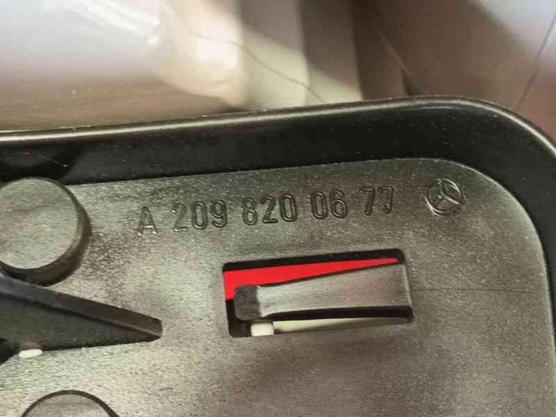 Recambio de piloto trasero derecho para mercedes-benz clk (c209) clk 200 kompressor (209.342) referencia OEM IAM  A2098200677 A2