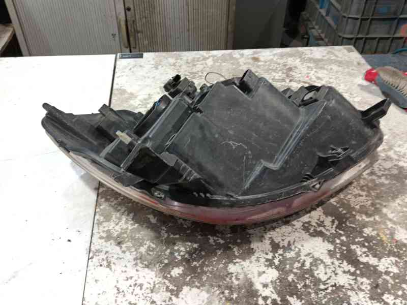 Recambio de faro izquierdo para renault clio iii (br0/1, cr0/1) 1.5 dci (br17, cr17) referencia OEM IAM   