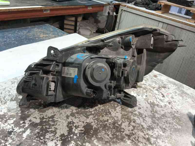 Recambio de faro derecho para renault clio iii (br0/1, cr0/1) 1.5 dci (br17, cr17) referencia OEM IAM   
