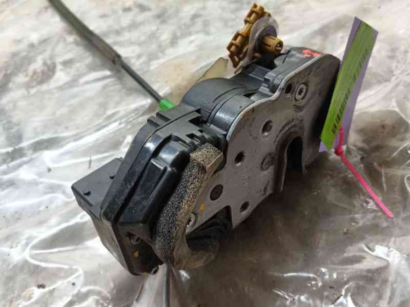 Recambio de cerradura puerta trasera derecha para opel insignia a (g09) 2.0 cdti (68) referencia OEM IAM 13579566  