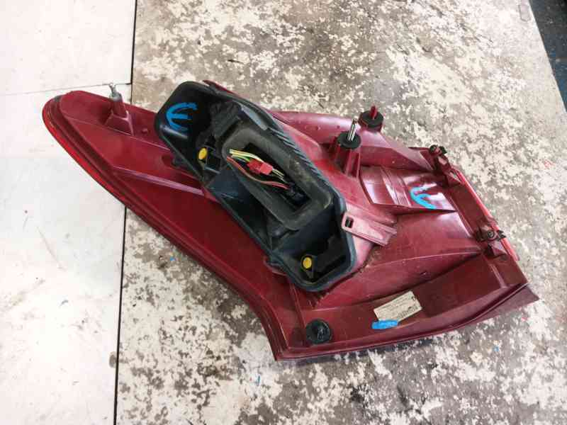 Recambio de piloto trasero derecho para peugeot 407 sw (6e_, 6d_) 2.0 hdi 135 referencia OEM IAM   