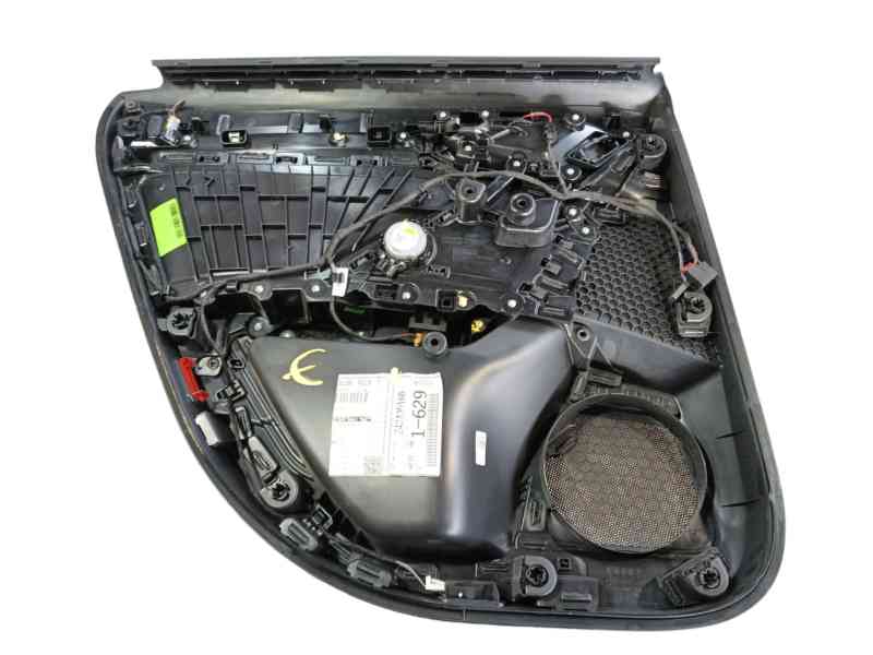 Recambio de guarnecido puerta trasera derecha para audi a3 sportback (8ya, 8yf) 35 tdi referencia OEM IAM  8Y0867378 242435168