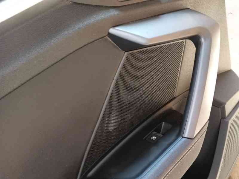 Recambio de guarnecido puerta trasera izquierda para audi a3 sportback (8ya, 8yf) 35 tdi referencia OEM IAM   