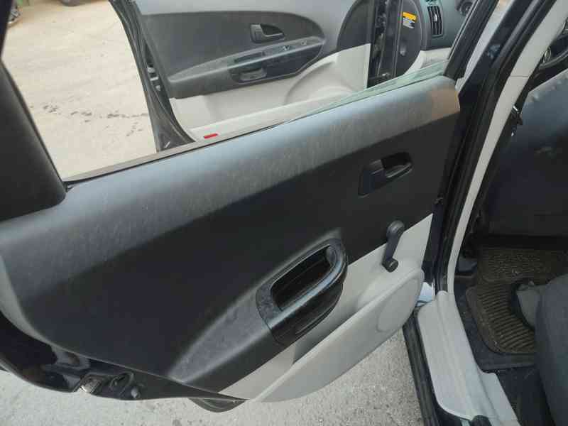 Recambio de guarnecido puerta trasera izquierda para kia cee´d hatchback (ed) 1.6 crdi 90 referencia OEM IAM   