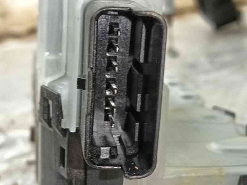 Recambio de cerradura puerta trasera izquierda para opel combo furgoneta/monovolumen (k9) 1.5 d referencia OEM IAM 9820652680  