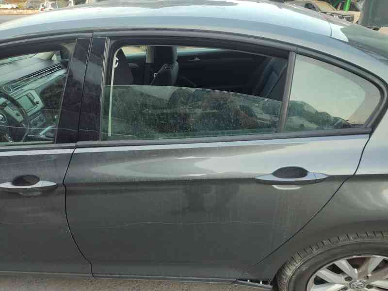 Recambio de puerta trasera izquierda para volkswagen passat b8 (3g2, cb2) 1.6 tdi referencia OEM IAM 3G5833055AC  