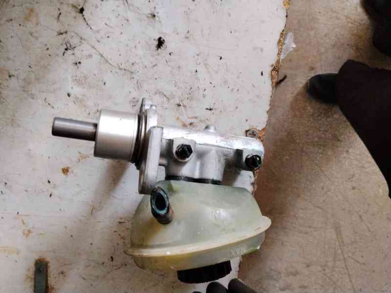 Recambio de bomba freno para audi a4 b5 (8d2) 1.8 quattro referencia OEM IAM 8D0611021B  