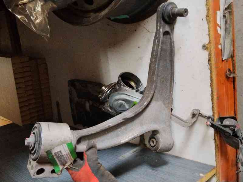 Recambio de brazo suspension inferior delantero izquierdo para saab 9-3 berlina 1.9 tid linear (i/d) referencia OEM IAM 12799199