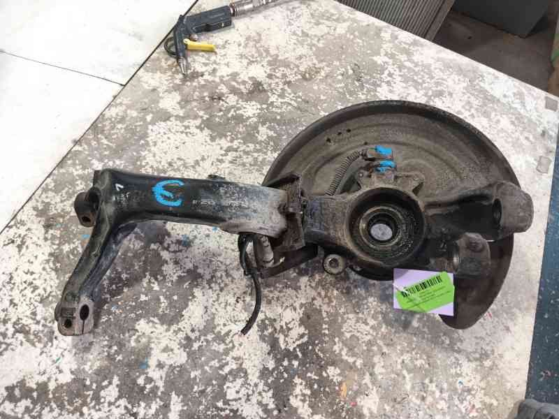 Recambio de mangueta delantera izquierda para volkswagen passat b5.5 variant (3b6) 1.9 tdi referencia OEM IAM 8D0407257AM  