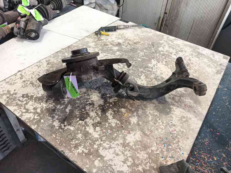 Recambio de mangueta delantera izquierda para volkswagen passat b5.5 variant (3b6) 1.9 tdi referencia OEM IAM 8D0407257AM  